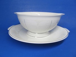 Rosenthal White Velvet Gravy Boat with Attached Underplate Platinum  Pri... - £23.19 GBP