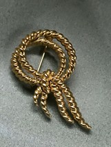 Estate Trifari Signed Double Rope Open Circle Lasso Lariat Pin Brooch – marked  - $14.89