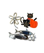 Vintage Halloween Fish Flower Pins Metal Base - $277.41 MXN
