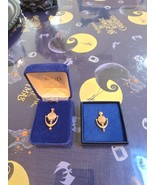 Lot Of 2 Vintage Avon Calling Door Knocker Pin - $223.39 MXN