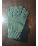 Green Gloves With Grips size medium - $8.06 CAD