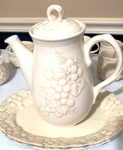 MATLOX POPPY TRAIL IVORY MATT TEA POT WITH TOP , EXC CONDITION - £27.65 GBP