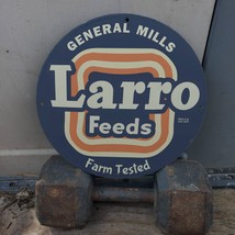 Vintage 1942 Larro Farm Tested Poultry Feeds Porcelain Gas &amp; Oil Pump Sign - £99.91 GBP