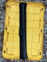 09-19 370Z RIGHT SIDE DOOR ENTRY TRIM SILL SCUFF PLATE OEM NISSAN GENUINE - $962.98 MXN