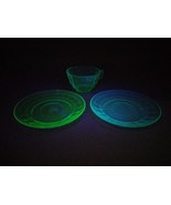 Anchor Hocking  &quot;Block Optic&quot; Uranium Glass Cup And Saucer Pointed Handle - $216.96 MXN