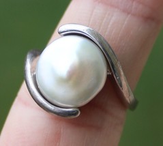 STERLING SILVER &amp; white pearl ladies ring vintage abalone ring 925 SIZE 8 - $32.99
