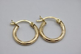14K Yellow Gold Mini Textured Hoop Earrings 15mm 1.5 gr - £93.42 GBP