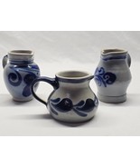 Vintage 3-Piece Blue &amp; White 4.5&quot; Stoneware Pottery Pitchers - READ DESC... - €12,98 EUR