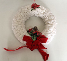 Vintage handcrafted loop yarn Christmas winter wreath white red plastic ... - $19.80