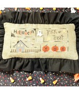 Halloween Trick or Treat Cross Stitch Holly House Designs Linen + Ghost ... - $348.21 MXN