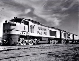 Union Pacific Railroad Co.- 5 Vintage Photographs GE Gas Turbine Locomotive - $9.00
