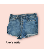 Universal Thread Women&#39;s Size 14 w32 Blue Denim Vintage Midi Jean Shorts - $339.28 MXN