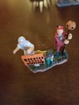 Lemax Spooky Town Collection - HAUNTED HOUSE VISITORS -2002- Retired #22601 - $12.99