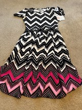 LULAROE Amelia Chevron Dress Womens X-Small B/W Black Fashion Pleated Zip - £19.56 GBP