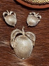 Vintage &quot;Adams Delight&quot; SARAH COVENTRY Silvertone Brooch and Earrings Signed Set - £17.40 GBP