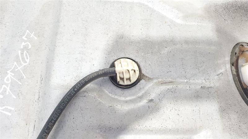 Back Fuel Tank With Sender OEM 1987 1988 1989 Ford F250  Item image 8