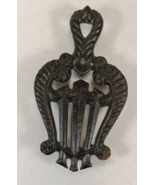 Vintage Virginia Metal Crafters Lyre Miniature Cast Iron Trivet # 9-25 H... - $8.21 CAD