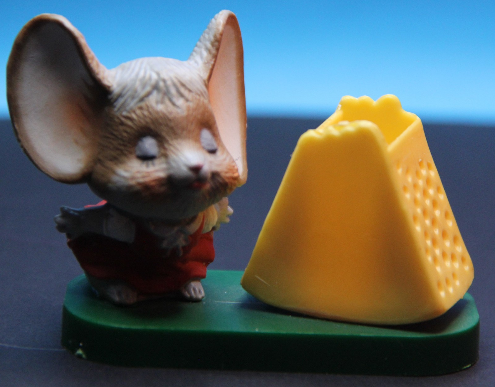 Primary image for Kitschy Plastic Little Mouse Sniffing Cheese Toothpick Holder