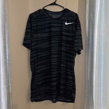 Black Striped Nike Shirt - £17.36 GBP