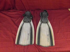 1st Proflex Flippers Gently Used Great Condition Size Medium NM 13048 - $12.66