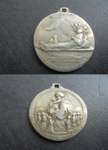 MEDAL of the ORPHANAGE Saint Anthony in TAORMINA Italy Original 1931 - £18.85 GBP