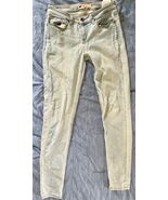 Women?s LevisLight Wash Denim Skinny Jeans Size 28 - $8.40 CAD