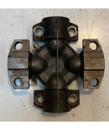 Universal Joint MUJ B-W | LE 10060J | 4-1/2&quot; Wide 10mm Bolt Holes - $935.81 MXN