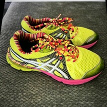 asics womens size 7 - $59.40