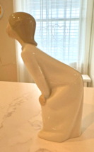 Lladro Young Girl Stretching for a Kiss 4873 Part of a Pair Missing Boy - £11.39 GBP
