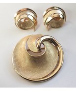 Crown Trifari Brooch Pin Clip Earrings Swirl Design Brush and Bright Gol... - $39.99