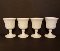 VTG Colony Harvest Grape Leaves Water/Wine Goblet LOT White Indiana Milk Glass - £23.63 GBP