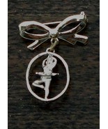 Nice Silver Tone Dangling Dancer Lapel Pin, VERY GOOD CONDITION - $129.43 MXN