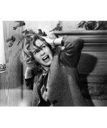 Tippi Hedren 8x10 Photo being attacked by birds Hitchcock&#39;s The Birds - £6.33 GBP