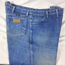 Wrangler 13MWZ &quot;Read Listing &quot; Blue Jeans &quot;Light Stains&quot; Mens Tag Size 44x34 - £7.95 GBP