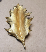 Vintage Giovanni Gold Tone Leaf Brooch-Pin - £21.77 GBP