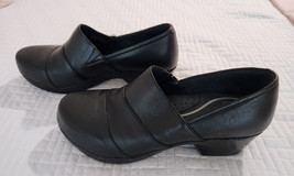 Like New Dansko clog/shoes Black size 8 - £27.40 GBP