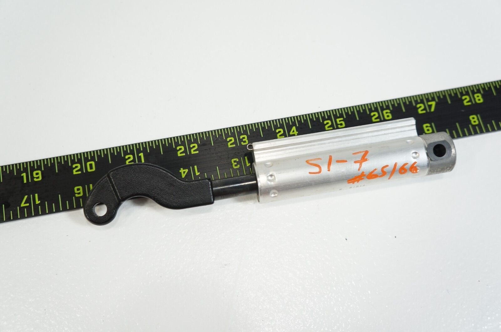 10-2016 mercedes w207 e350 e550 Convertible soft top hydraulic cylinder 65 66 Item image 10
