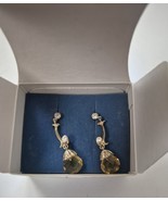 AVON Extraordinary Briolette Vine Earrings Goldtone NOS - $321.29 MXN