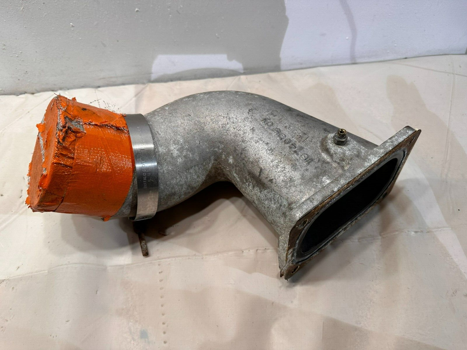 INTERNATIONAL CUMMINS N14 DIESEL ENGINE AIR ELBOW 1674095C1 OEM - $135.23