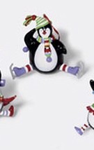 Department 56 retired mini penguin stripe hat  3 1/2” 56-88955 - $163.49 MXN