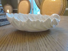 LENOX  ACANTHUS LEAF SHELL BOWL 9.25&quot; IVORY GREEN MARK MADE IN USA  - $256.86 MXN