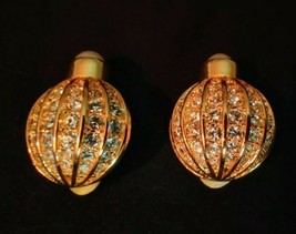 Vtg Signed Joan Rivers Faux Pearl &amp; Clear Rhinestones Gold Tone Clip on Earrings - £37.96 GBP