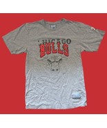 UNK Blue Label Chicago Bulls Gray NBA Shirt Sz Medium  - $11.40