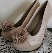 Journee Collection ~ Women&#39;s Size 8 ~ Solid Beige ~ 5&quot; Hi-Heeled Platform Shoes - £23.71 GBP