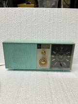 Emerson g1704b lifetimer aqua clock works radio buzzes - $2,767.94 MXN