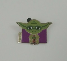 Disney Star Wars Lucas Films Yoda Galaxy&#39;s Edge Star Wars Parks Tdng Pin - £3.43 GBP