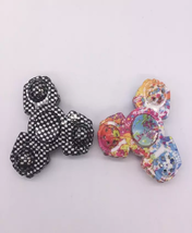 Fidget Spinner Camouflage Triangle Special Shape - 1x w/Random Color and Design - £6.14 GBP