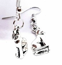 Cat Earrings Bast Bastet Egyptian Cat Front Facing 3d Design Simply Unique Gift - £4.09 GBP