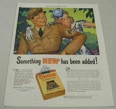 1941 Print Ad Old Gold Cigarettes Soldier &amp; Lady with Wide Open Eyes - $12.59