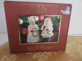 Lenox Holiday Santa and Mrs. Claus Salt &amp; Pepper Shaker Set NIB - $20.88 CAD